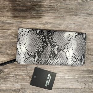 Vera Wang wallet. New
